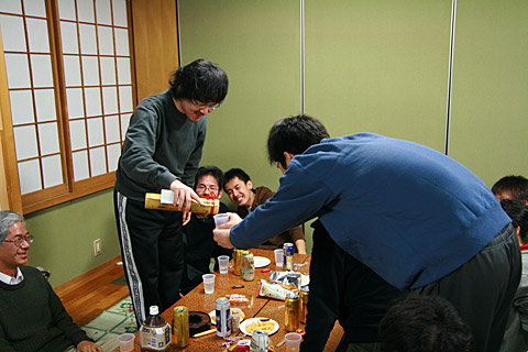さ、酒が出てこない